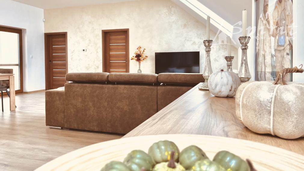 PRENÁJOM krásneho 3izb. bytu v centre obce Veľké Úľany