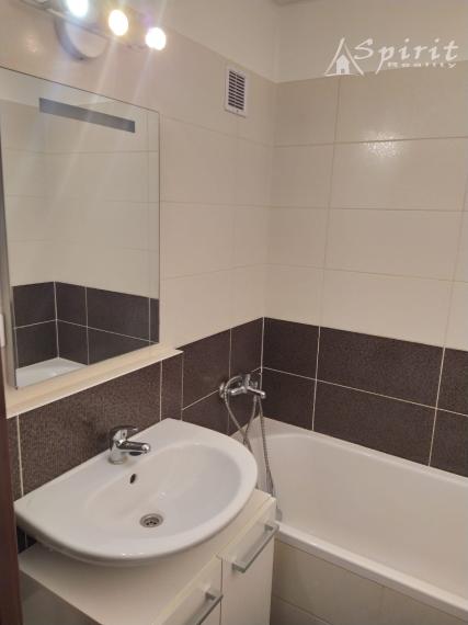 Štýlový 2-izbový byt na PREDAJ v Petržalke s výhľadom na les