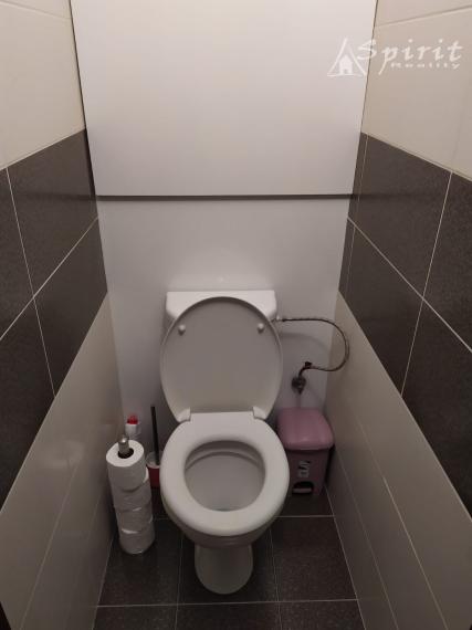 Štýlový 2-izbový byt na PREDAJ v Petržalke s výhľadom na les