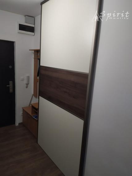 Štýlový 2-izbový byt na PREDAJ v Petržalke s výhľadom na les