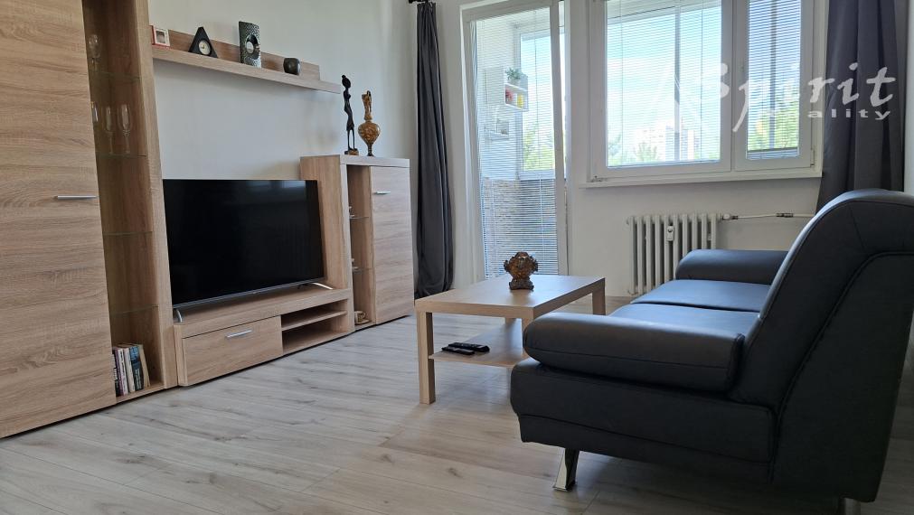 Ponúkame na prenájom praktický 3 izb. byt v Dúbravke