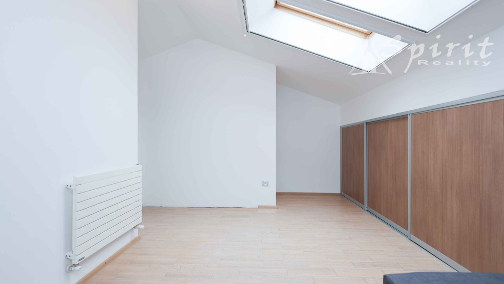 EXKLUZÍVNE NA PRENÁJOM | 5-IZBOVÝ MEZONET V HORSKOM PARKU, STARÉ MESTO