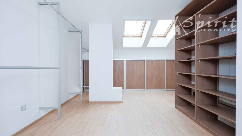 EXKLUZÍVNE NA PRENÁJOM | 5-IZBOVÝ MEZONET V HORSKOM PARKU, STARÉ MESTO