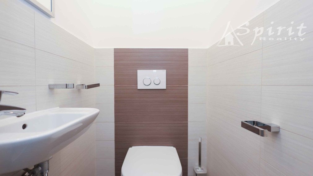 EXKLUZÍVNE NA PRENÁJOM | 5-IZBOVÝ MEZONET V HORSKOM PARKU, STARÉ MESTO