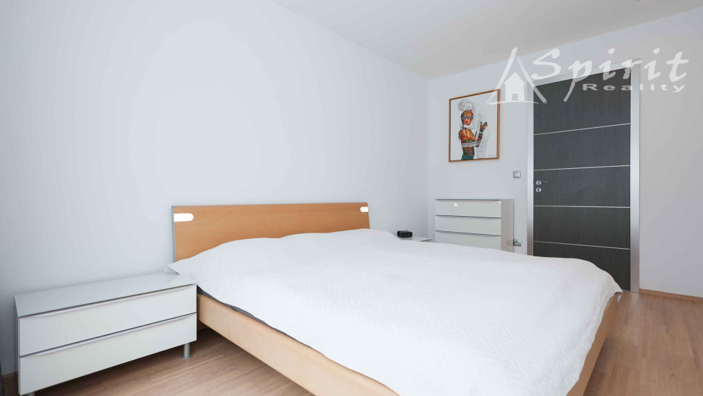 EXKLUZÍVNE NA PRENÁJOM | 5-IZBOVÝ MEZONET V HORSKOM PARKU, STARÉ MESTO