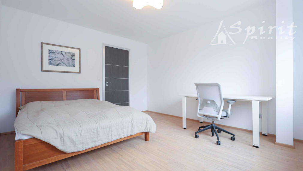 EXKLUZÍVNE NA PRENÁJOM | 5-IZBOVÝ MEZONET V HORSKOM PARKU, STARÉ MESTO