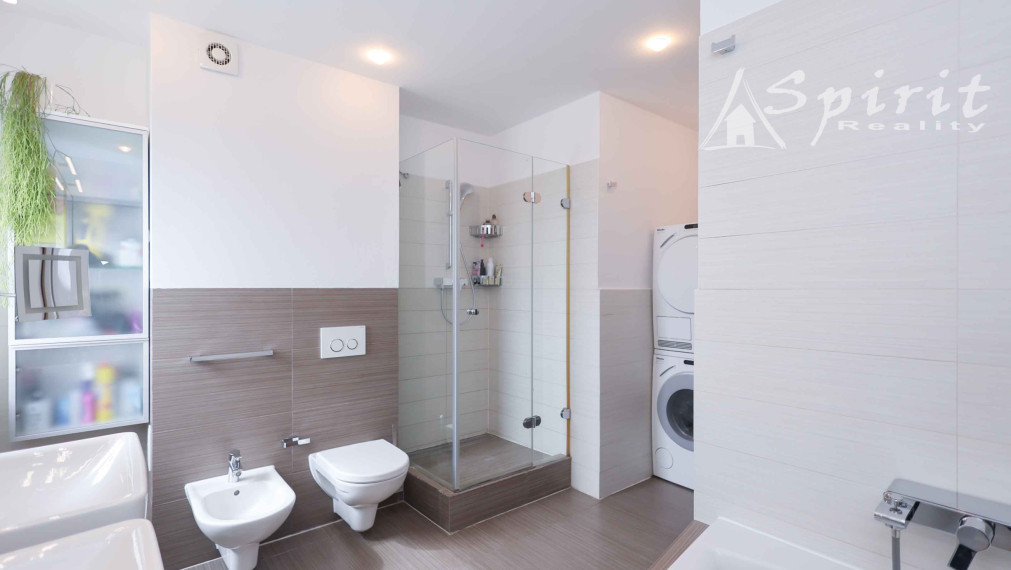 EXKLUZÍVNE NA PRENÁJOM | 5-IZBOVÝ MEZONET V HORSKOM PARKU, STARÉ MESTO