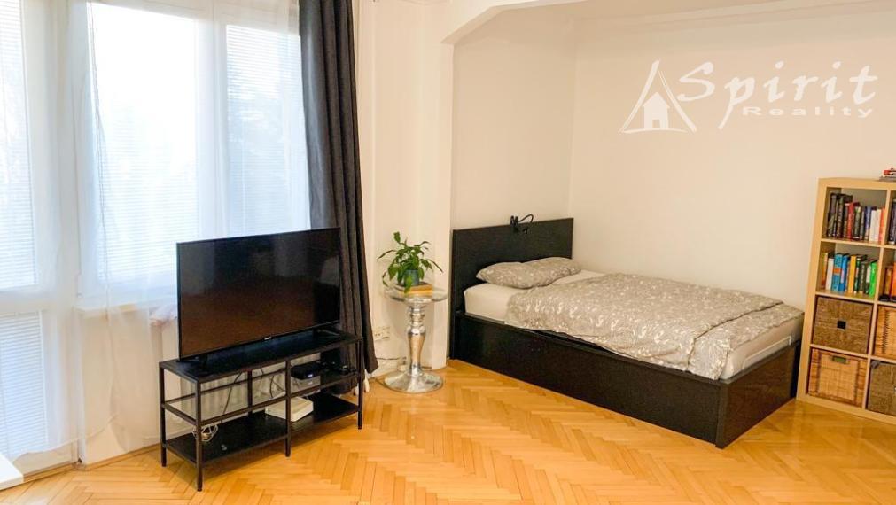 NA PREDAJ - 1,5 izb. byt  s ballkónom- RUŽINOV