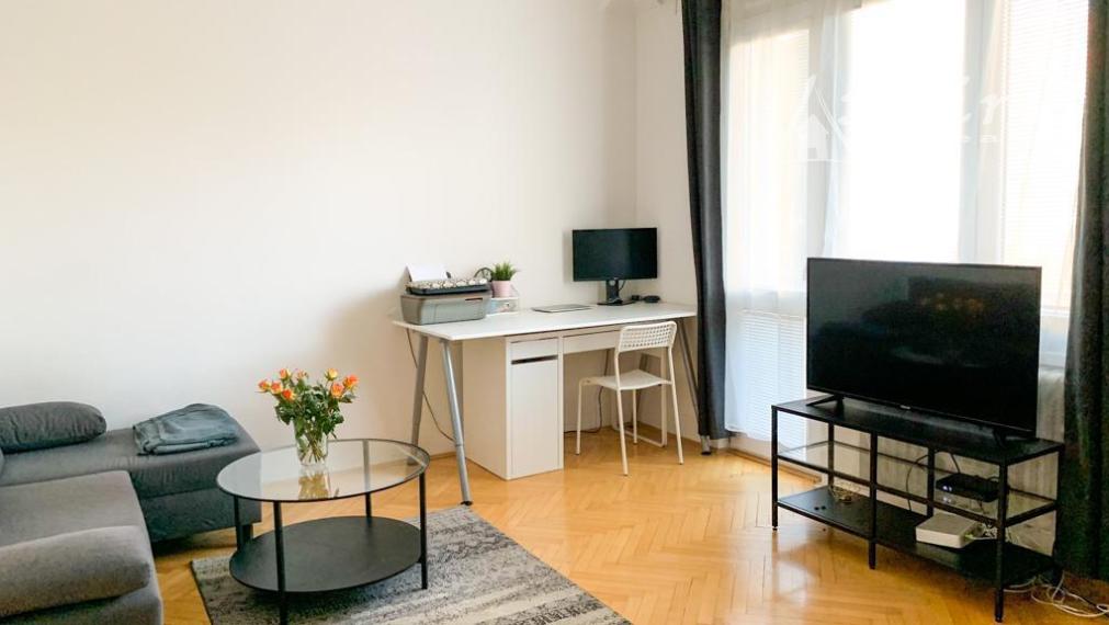 NA PREDAJ - 1,5 izb. byt  s ballkónom- RUŽINOV