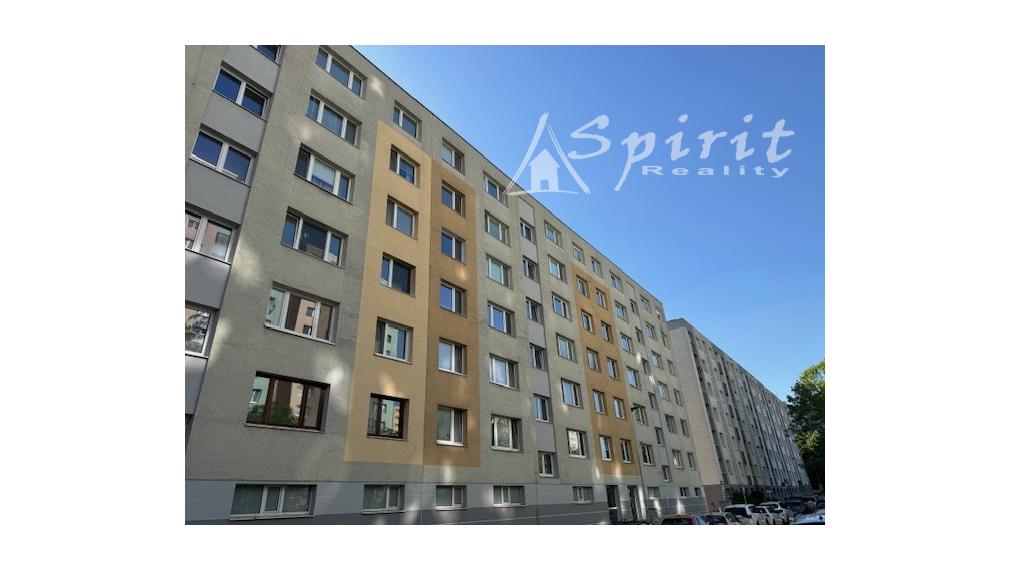 Predaj 4-izbového bytu v top lokalite Petržalky – Námestie Hraničiarov
