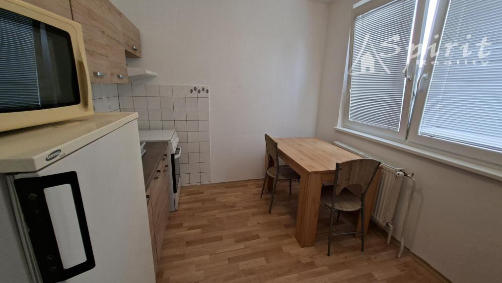 Na prenájom 1-izbový byt, Vlčie hrdlo – Ružinov, kompletne zariadený
