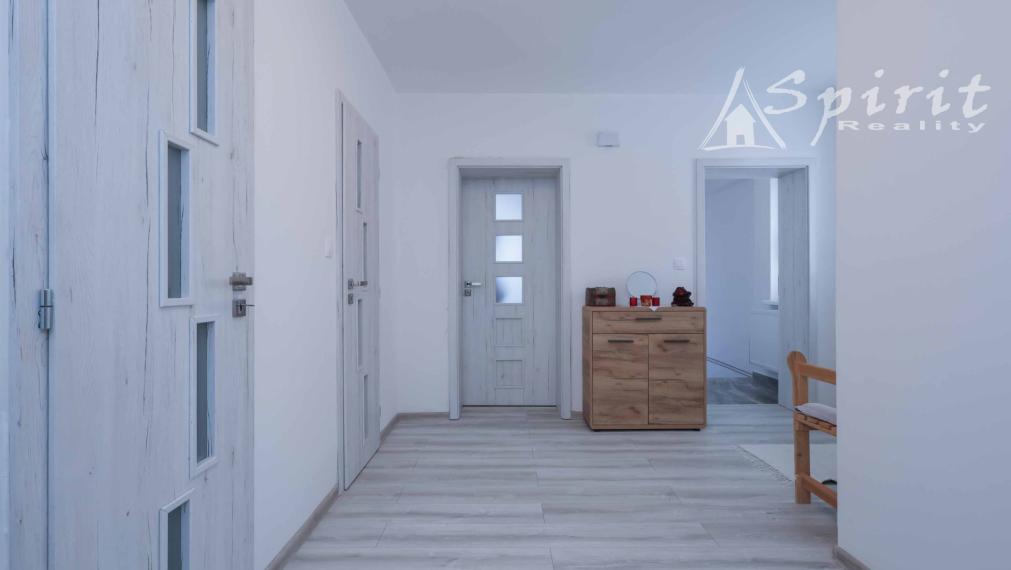 Moderný 2-izbový rodinný dom po kompletnej rekonštrukcii s veľkou terasou – Veľká Mača