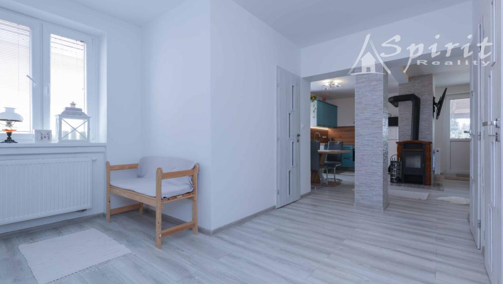 Moderný 2-izbový rodinný dom po kompletnej rekonštrukcii s veľkou terasou – Veľká Mača