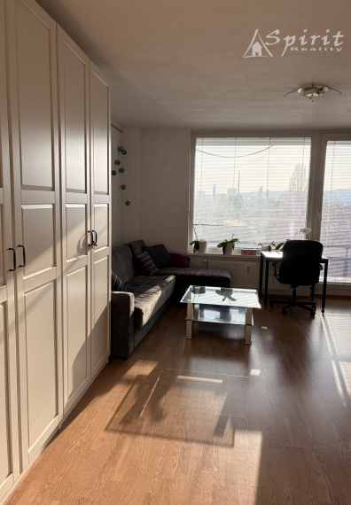 Priestranný 4-izbový byt, 5/8 posch. 95m2, klimatizácia, bezproblémové parkovanie, Bratislava - Nové Mesto,