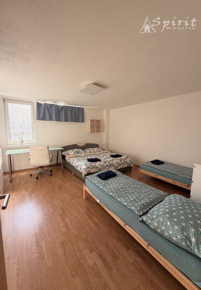 Priestranný 4-izbový byt, 5/8 posch. 95m2, klimatizácia, bezproblémové parkovanie, Bratislava - Nové Mesto,