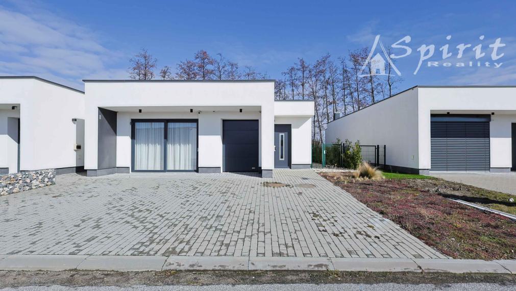 EXKLUZÍVNY 3-IZBOVÝ LUXUSNÝ DOM PRI PENATI GOLF RESORT – CELOROČNÉ BÝVANIE, PRÉMIOVÁ INVESTÍCIA