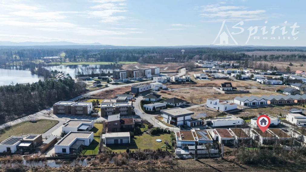 EXKLUZÍVNY 3-IZBOVÝ LUXUSNÝ DOM PRI PENATI GOLF RESORT – CELOROČNÉ BÝVANIE, PRÉMIOVÁ INVESTÍCIA