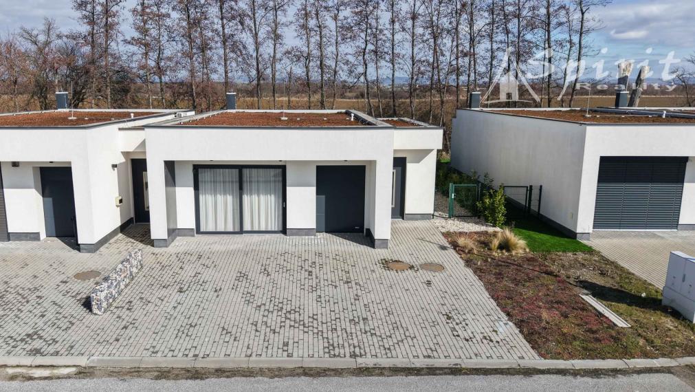 EXKLUZÍVNY 3-IZBOVÝ LUXUSNÝ DOM PRI PENATI GOLF RESORT – CELOROČNÉ BÝVANIE, PRÉMIOVÁ INVESTÍCIA