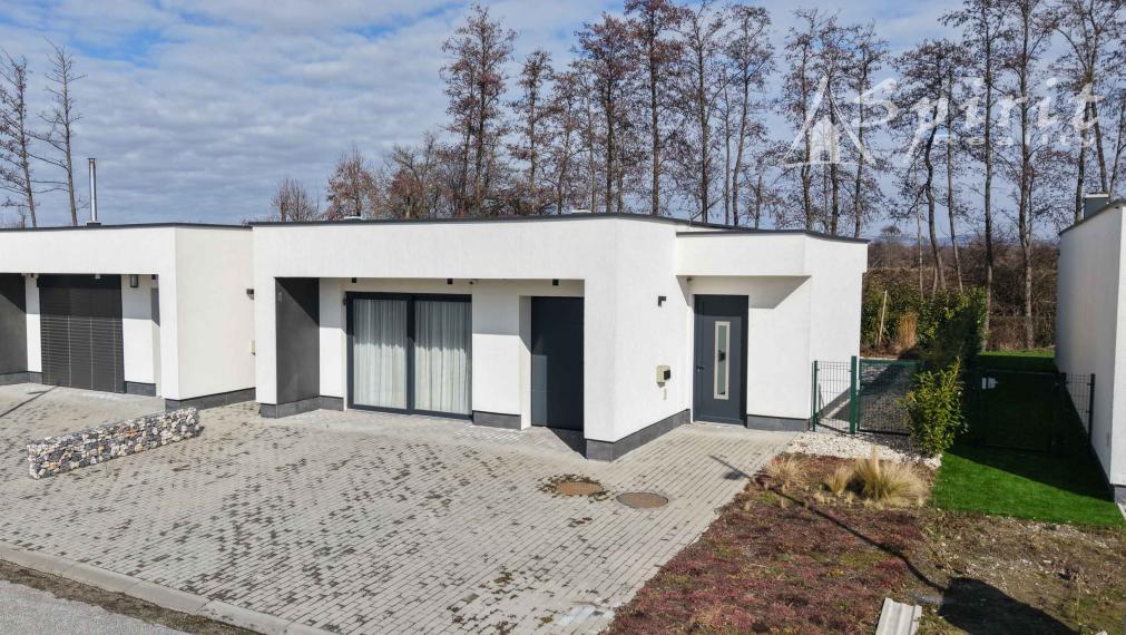 EXKLUZÍVNY 3-IZBOVÝ LUXUSNÝ DOM PRI PENATI GOLF RESORT – CELOROČNÉ BÝVANIE, PRÉMIOVÁ INVESTÍCIA