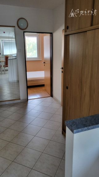 PRIESTRANNÝ 2-IZBOVÝ BYT NA PRENÁJOM V POKOJNEJ ČASTI SENCA