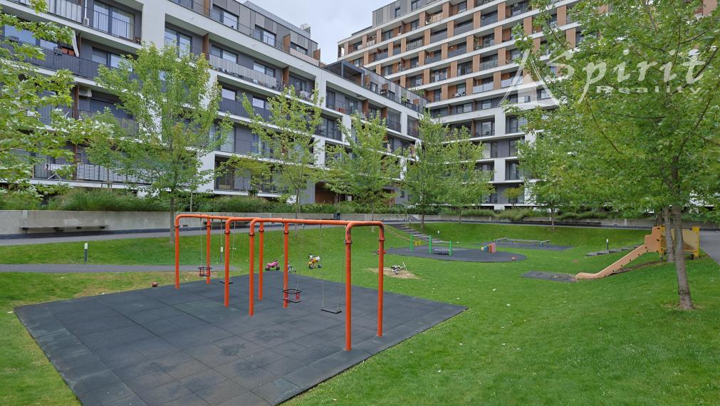 SLNEČNICE | 1-izbový byt s loggiou a s parkovacím státim | Zuzany Chalupovej