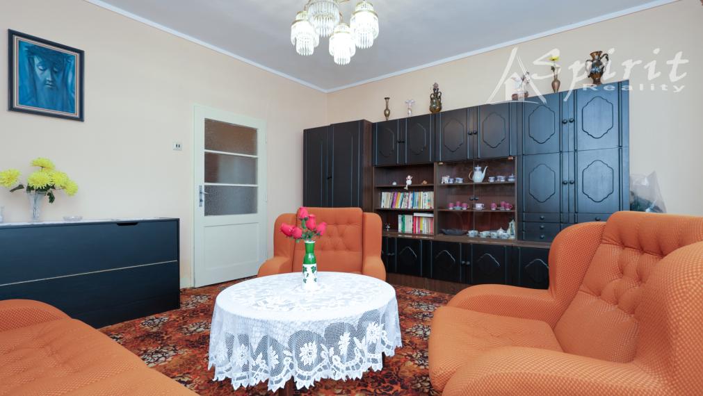 3-izbový rodinný dom s pozemkom 1 119 m² a záhradou s potôčikom – Dolné Dubové