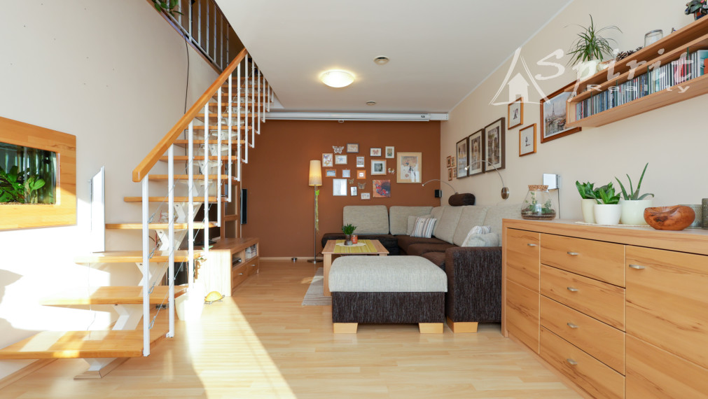 Priestranný 4-izbový byt s balkónom a krásnym výhľadom v Bernolákove | 108 m²