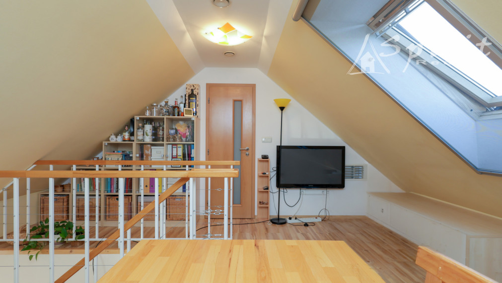 Priestranný 4-izbový byt s balkónom a krásnym výhľadom v Bernolákove | 108 m²