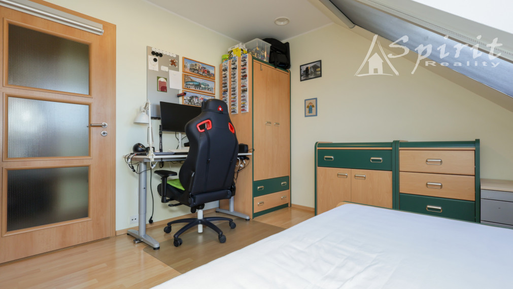 Priestranný 4-izbový byt s balkónom a krásnym výhľadom v Bernolákove | 108 m²