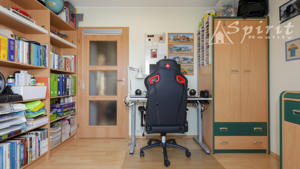 Priestranný 4-izbový byt s balkónom a krásnym výhľadom v Bernolákove | 108 m²