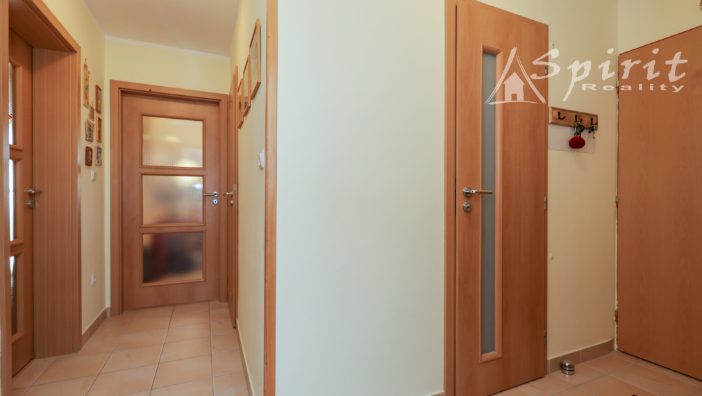 Priestranný 4-izbový byt s balkónom a krásnym výhľadom v Bernolákove | 108 m²