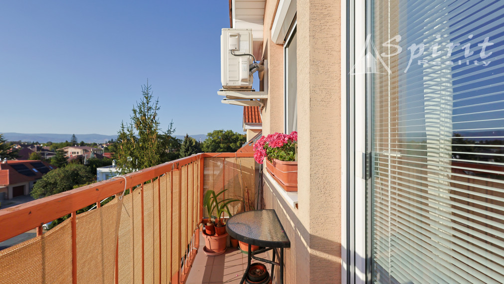 Priestranný 4-izbový byt s balkónom a krásnym výhľadom v Bernolákove | 108 m²