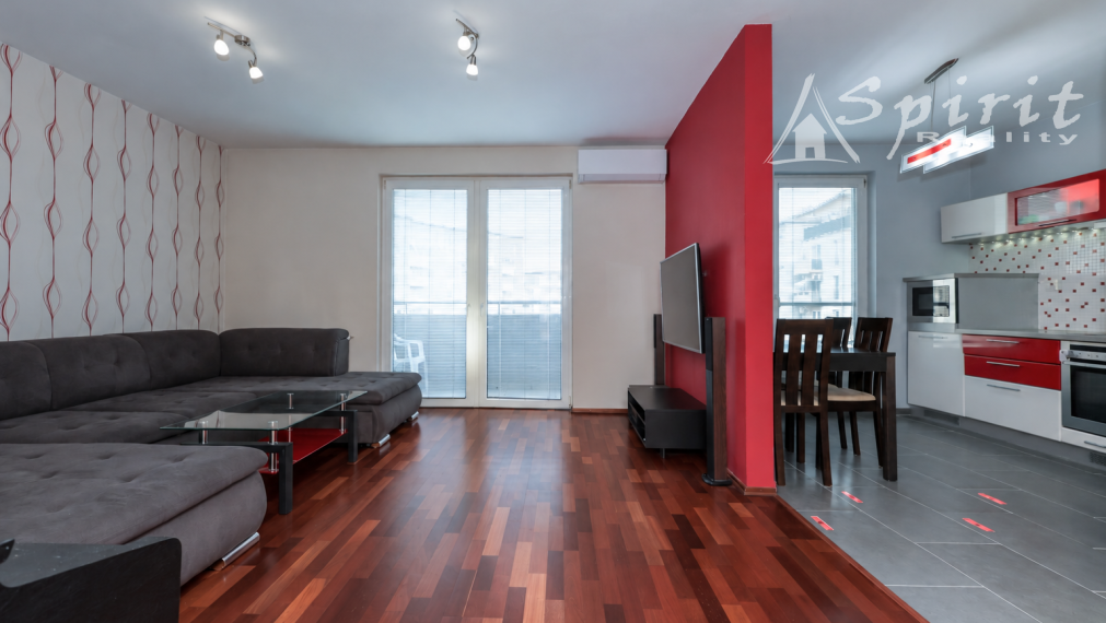 3-izbový byt 85 m² s balkónom, klimatizáciou, pivnicou a vlastným parkovacím miestom – Pezinská, Senec