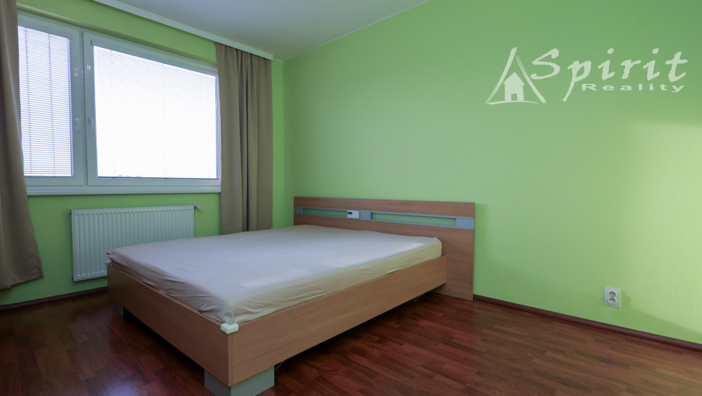 3-izbový byt 85 m² s balkónom, klimatizáciou, pivnicou a vlastným parkovacím miestom – Pezinská, Senec