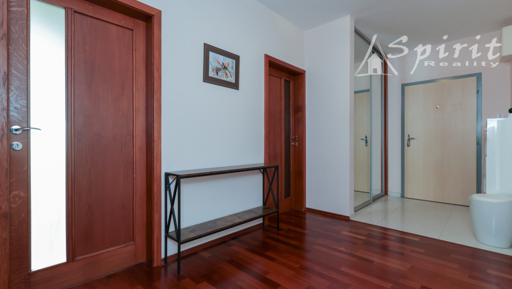 3-izbový byt 85 m² s balkónom, klimatizáciou, pivnicou a vlastným parkovacím miestom – Pezinská, Senec