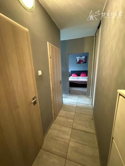 NA PRENÁJOM – ZREKONŠTRUOVANÝ 1-IZBOVÝ BYT | HRONSKÁ UL., BRATISLAVA – VRAKUŇA