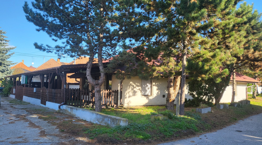 Ponúkame na PREDAJ rodinný dom v centre obce Veľké Úľany