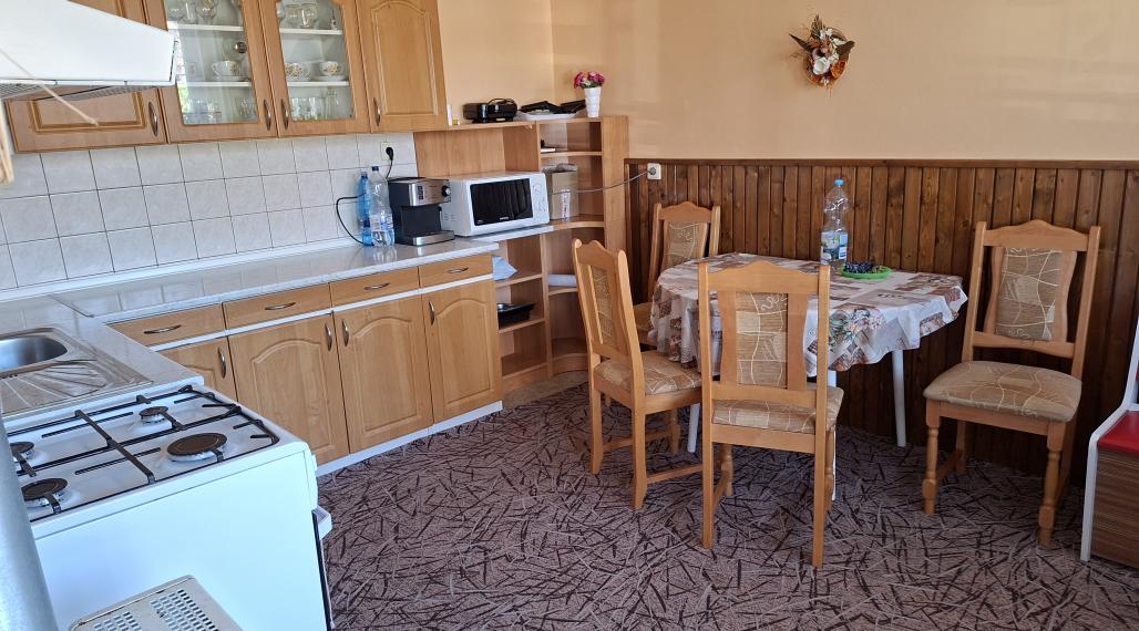 Na predaj priestranný 4-izbový rodinný dom vo Veľkých Úľanoch