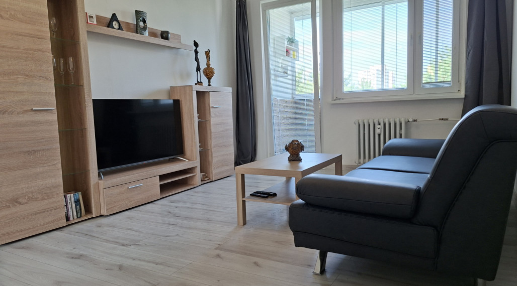 Prenájom: 3izb.byt Dúbravka Sekurisova, od 15.04.