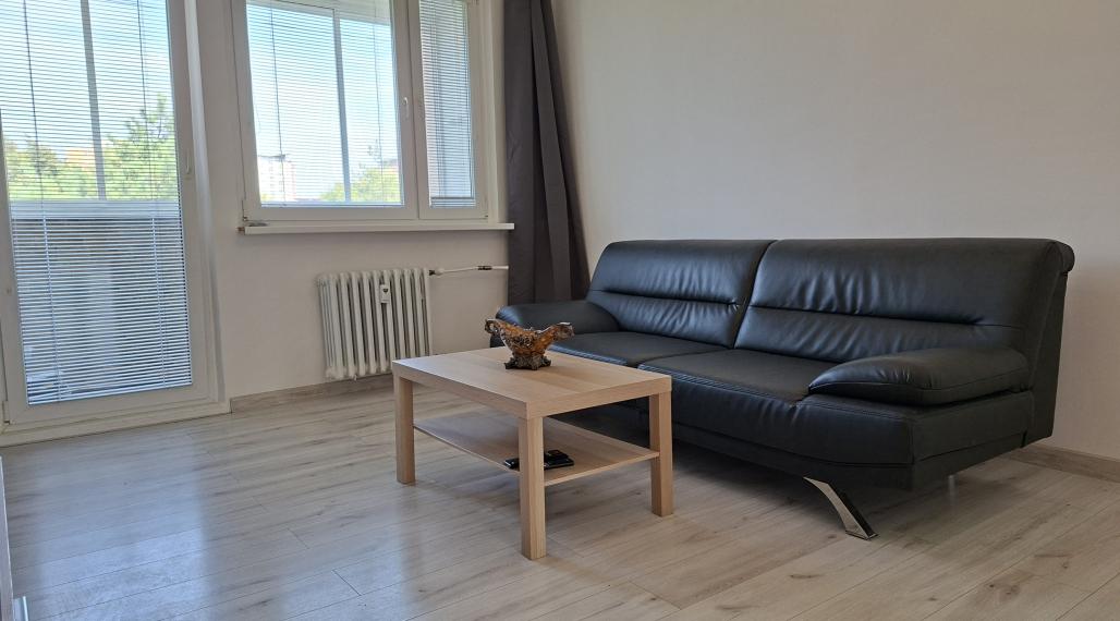 Ponúkame na prenájom praktický 3 izb. byt v Dúbravke