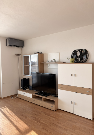 Priestranný 4-izbový byt, 5/8 posch. 95m2, klimatizácia, bezproblémové parkovanie, Bratislava - Nové Mesto,