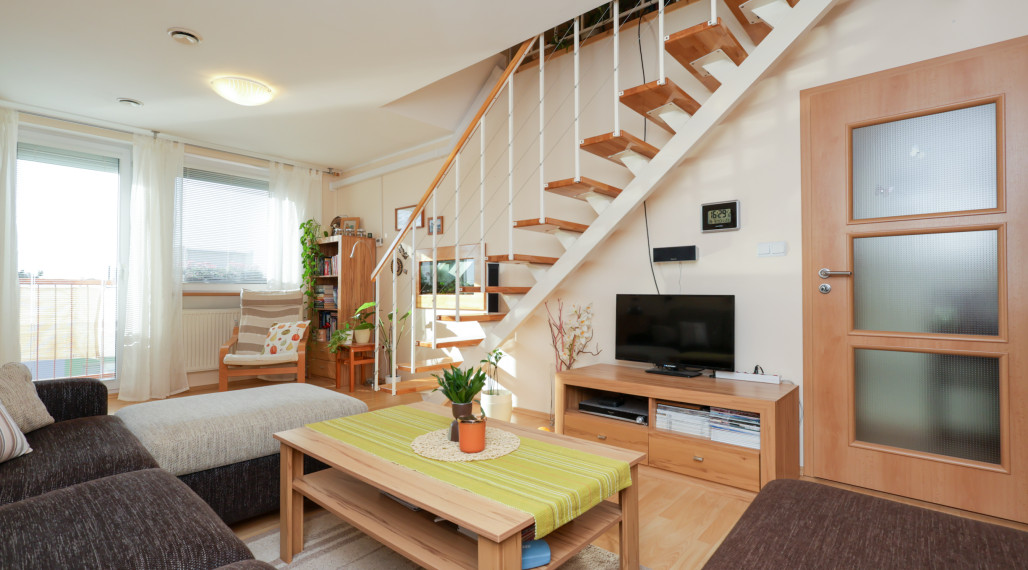 Priestranný 4-izbový byt s balkónom a krásnym výhľadom v Bernolákove | 108 m²