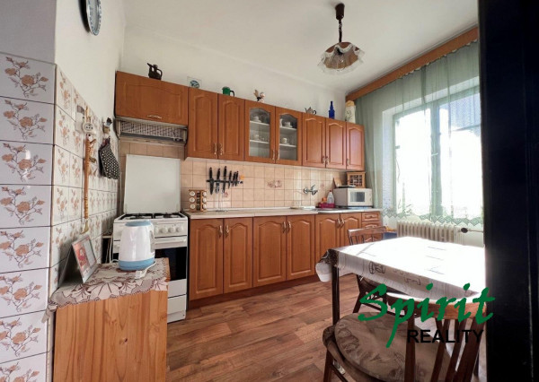 NA PREDAJ praktický 4 izb RD dom s pivnicou a garážou