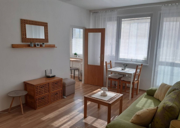 Ponúkame na prenájom 1izbový byt na Donnerovej