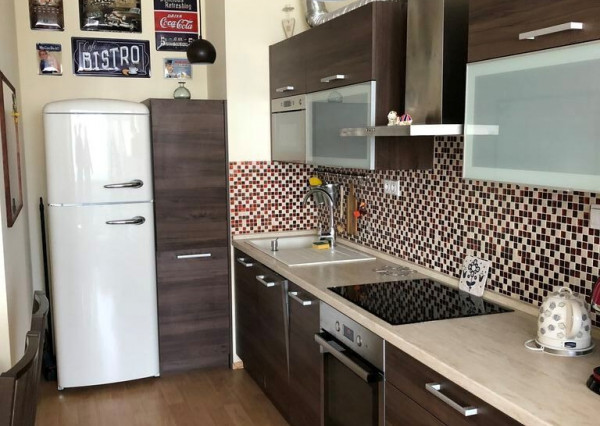 Ponúkame NA PRENÁJOM 2izbový, klimatizovaný byt na Budatínskej
