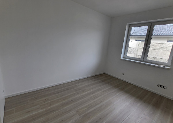 MODERNÝ 4-IZBOVÝ BUNGALOV V ŠTANDARDE – IDEÁLNY DOMOV PRE VAŠU RODINU