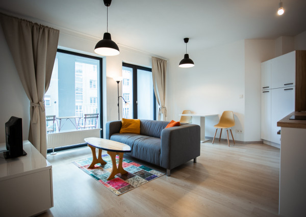 Na predaj štýlový 2-izbový byt s veľkým zaskleným balkónom v projekte Vila Ľadová (Šancová - Bratislava – Staré Mesto)