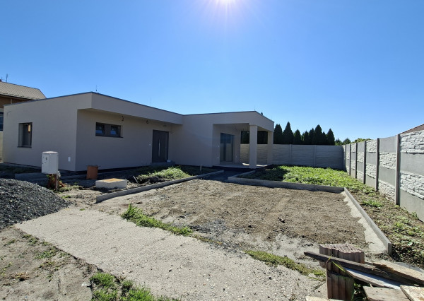Komfortný 3-izbový rodinný dom v tichej časti Veľkých Úľan – ideálny pre nový začiatok