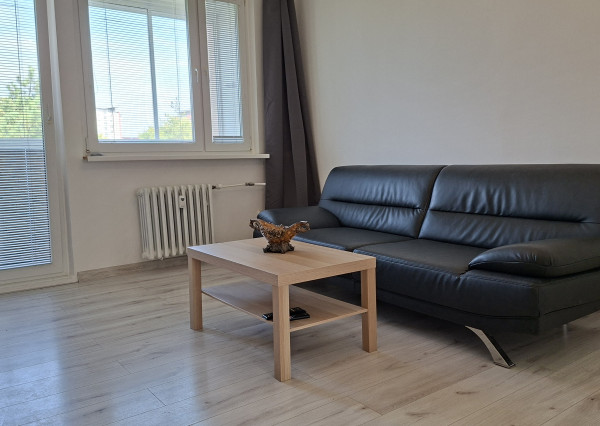 Na prenájom 3-izbový byt, 64 m², Bratislava – Dúbravka, Sekurisova
