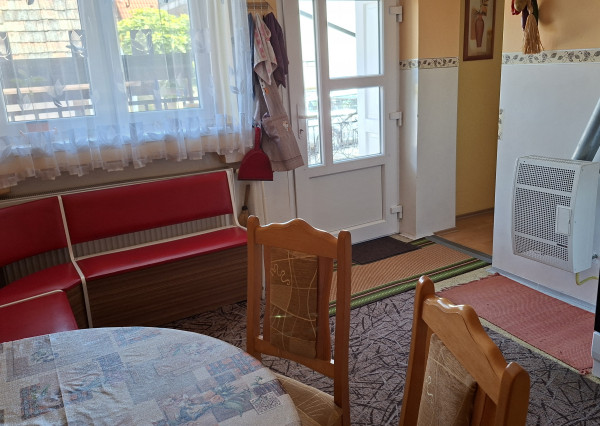 Na predaj priestranný 4-izbový rodinný dom vo Veľkých Úľanoch